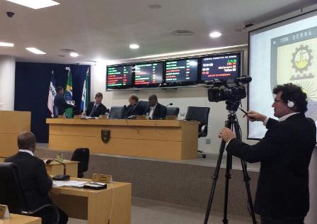Serão vinte vagas com salários entre R$ 1 mil e R$ 3,5 mil