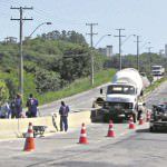 Moradores garantem que a obra está parada, mas Prefeitura nega. Foto: Fábio Barcelos