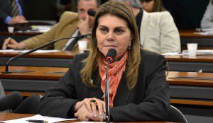 Suely abriu mão de concorrer à Câmara Federal em favor do marido Sérgio Vidigal e ficará com a Assistência Social na gestão Hartung. Foto: Divulgação / PDT