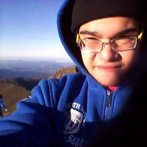 Jefrey no Pico da Bandeira: Vida dedicada à leitura e aprendizado. Foto: Reprodução Facebook