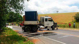 O acidente está gerando engarrafamento que já chegou ao trecho da BR101 na Serra. Foto: Divulgação