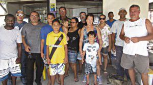 Para muitos moradores a presença do trailer e de ambulantes ajuda a inibir a criminalidade na região. Foto: Fábio Barcelos