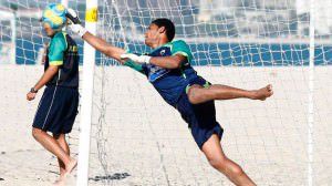 O goleiro Mão é o representante da Serra na seleção brasileira de futebol de areia. Foto: Divulgação