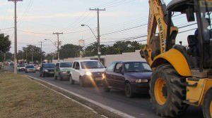 Trânsito no final da tarde desta terça-feira (31): dura rotina para moradores. Foto: Fábio Barcelos