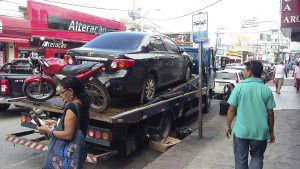 A ação aconteceu por volta das 11h da manhã na principal avenida do bairro. Foto: Gabriel Almeida 