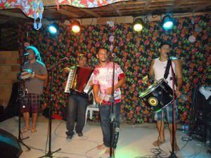 O Trio Lubião de Barcelona que tem Marcelo Barraca como vocalista é uma das bandas que concorrem no festival. Foto: Divulgação