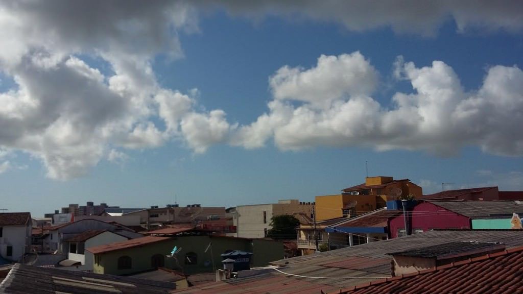 O sol apareceu entre nuvens na manhã de hoje (27) em Parque Residencial Laranjeiras. Foto: Gabriel Almeida