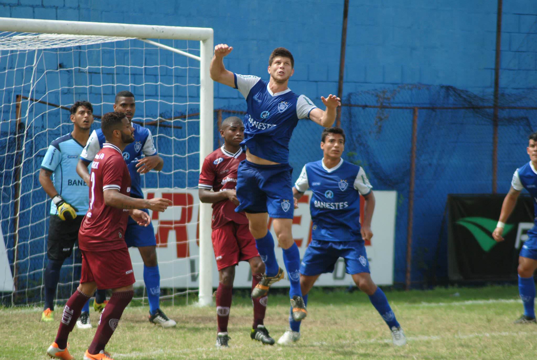 Vitória x Desportiva ficaram no 0x0. Foto: Henrique Montovanelli