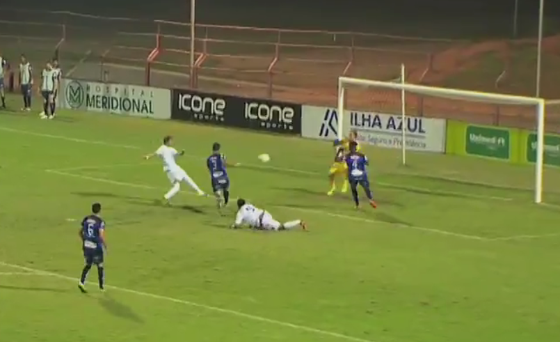 O jogador Pepeta, saiu do banco e garantiu o empate ao Rio Branco. Foto: Divulgação