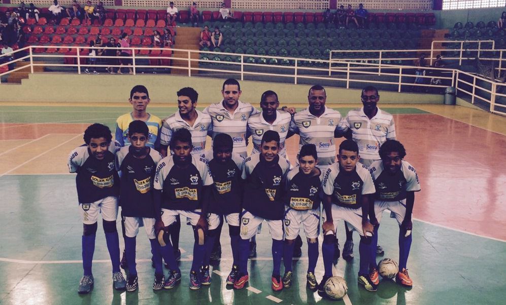 O time sub-15 vem liderando o estadual de futsal. Foto: Divulgação