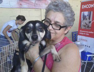 Filó com sua dona Monata. Foto: Divulgação/ong Amizade é um Luxo