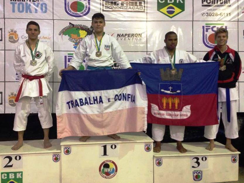 Bruno foi ouro no Kata junior (16/17 anos). Foto: Divulgação