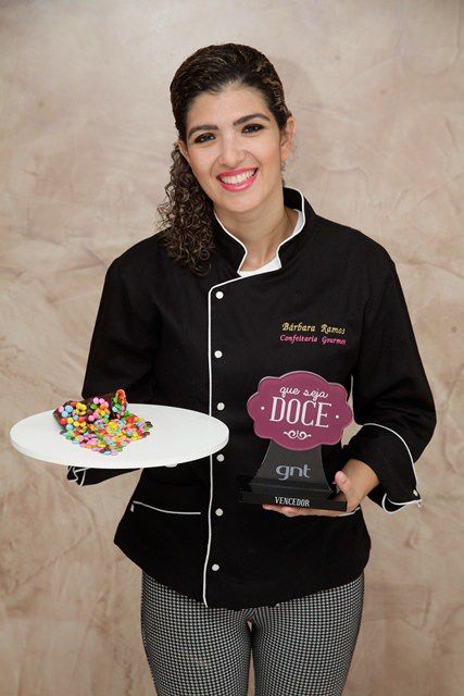 Bárbara venceu o programa na GNT com a receita do Bolo Capixaba. "Minha família foi cobaia no começo. Sempre me apoiaram". Foto: Edson Reis