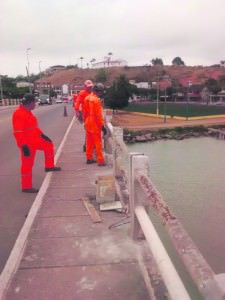 O DER disse que a obra irá reforçar os guarda-corpos e a passagem do pedestres. Foto: Divulgação leitor