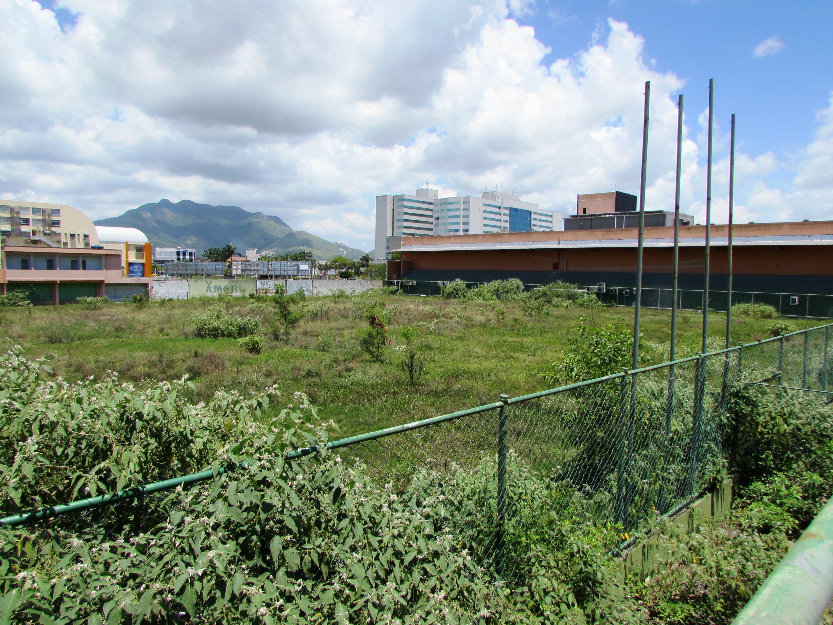 O estádio de Laranjeiras está abandonado. Foto: Fábio Barcelos.