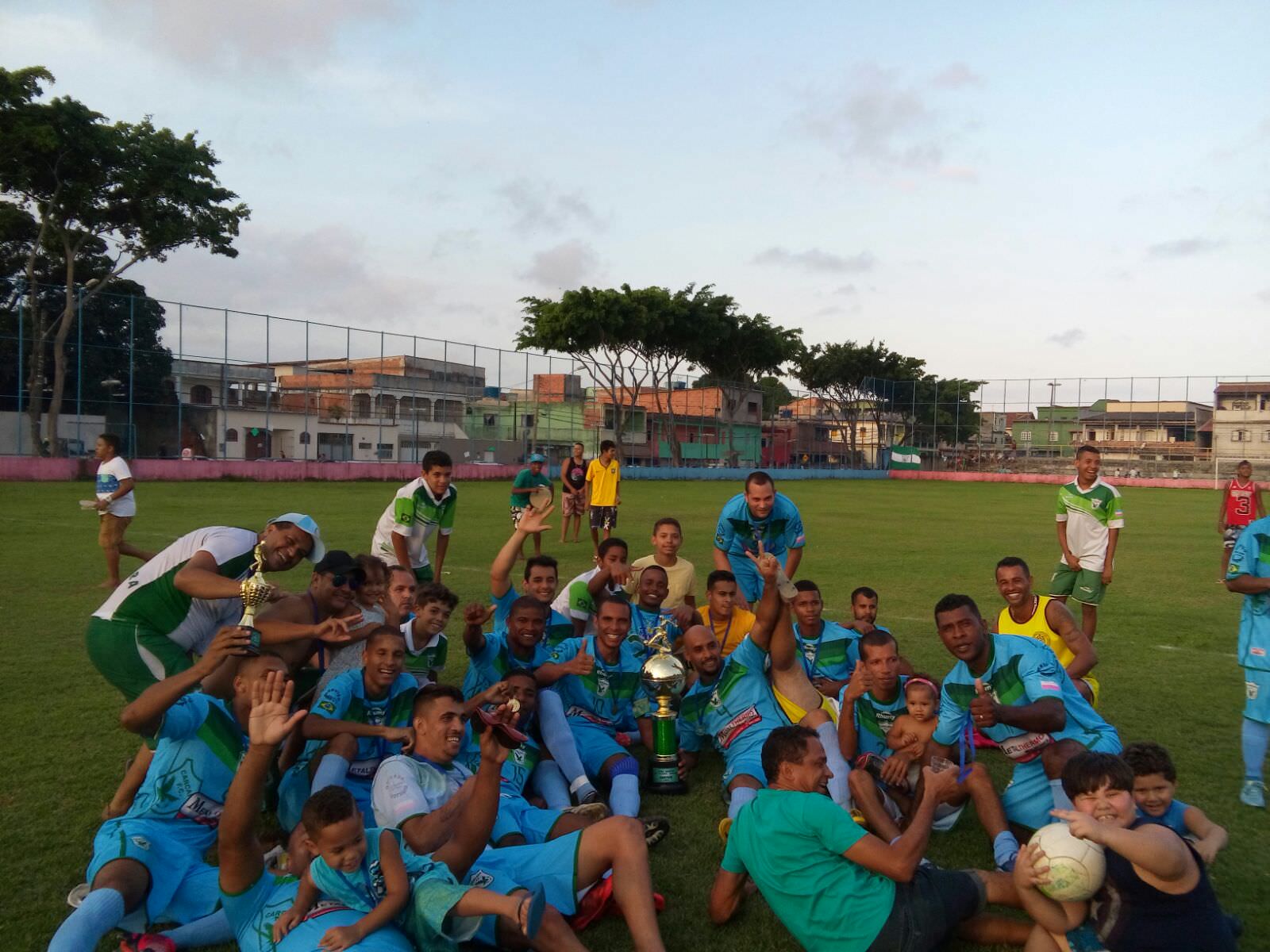 O time do Carcara comemorando o título. Foto: Divulgação