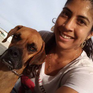 Juliana com Danthy adotado por ela. Foto: Divulgação