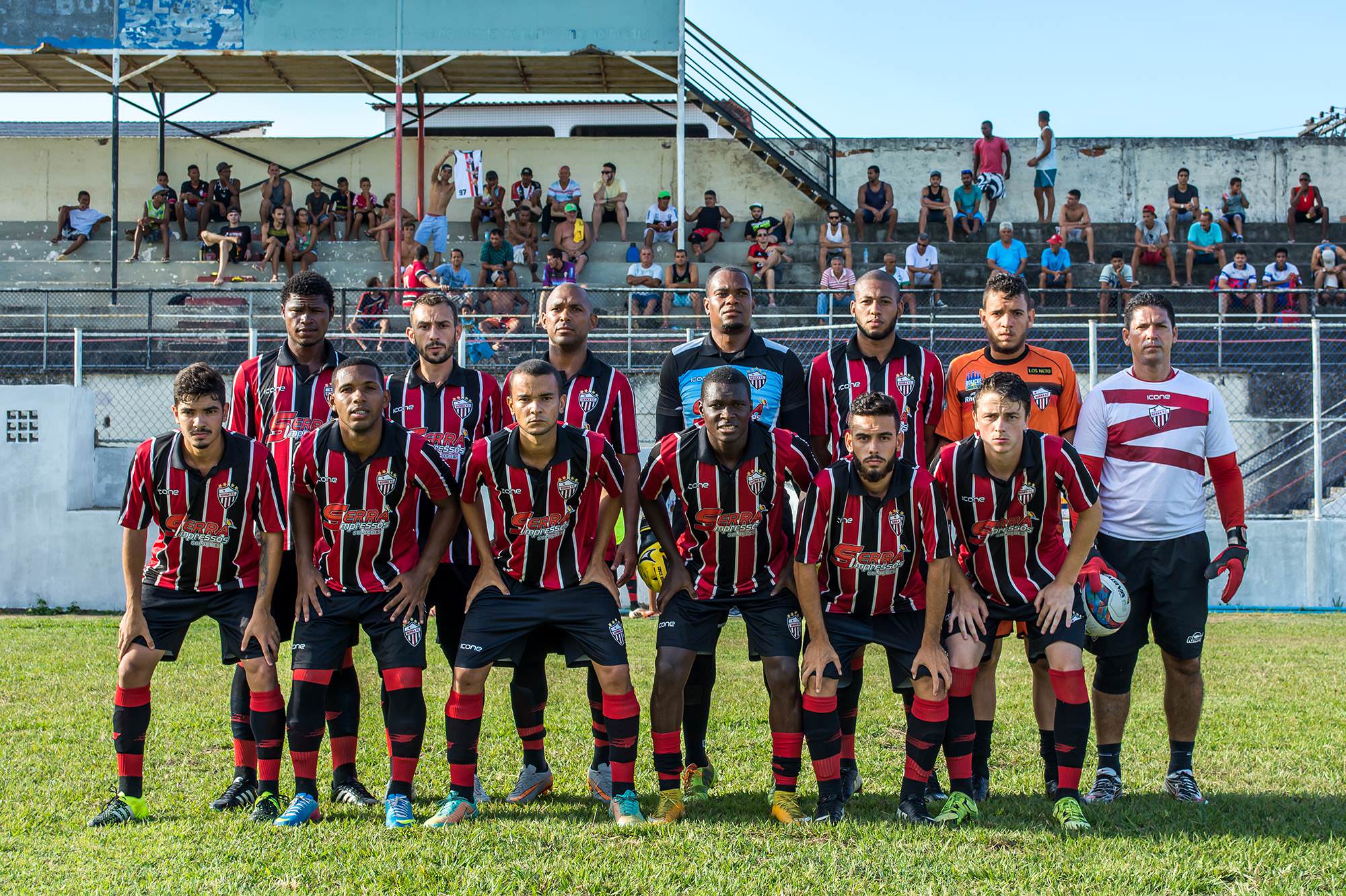 O time do Serra atua no estádio do Robertão, na região da Serra Sede. Foto: Adriano Barbosa/SD Serra FC