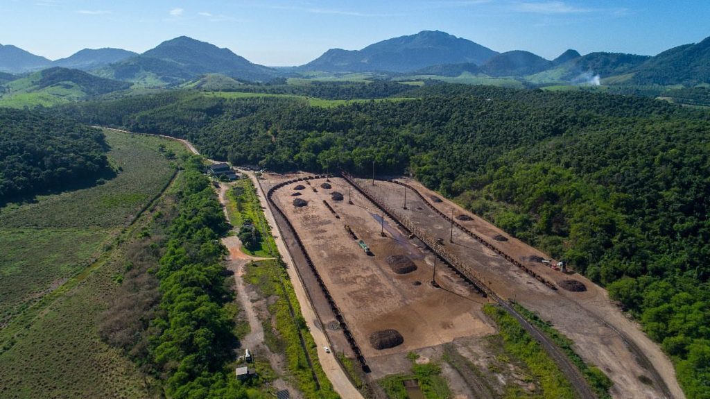 Pátio de ferrogusa aroaba