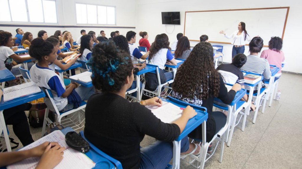 5a017972-sala-de-aula-serra-es