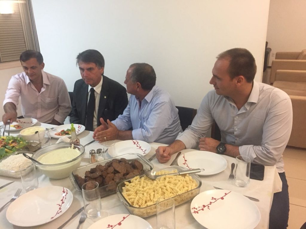 Publicação de Manato