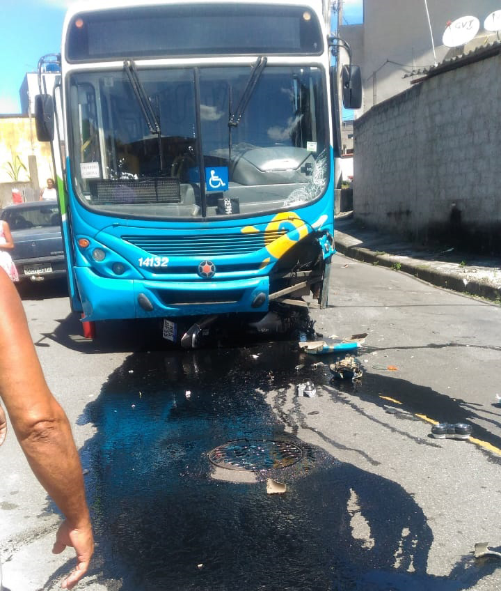 onibus e moto