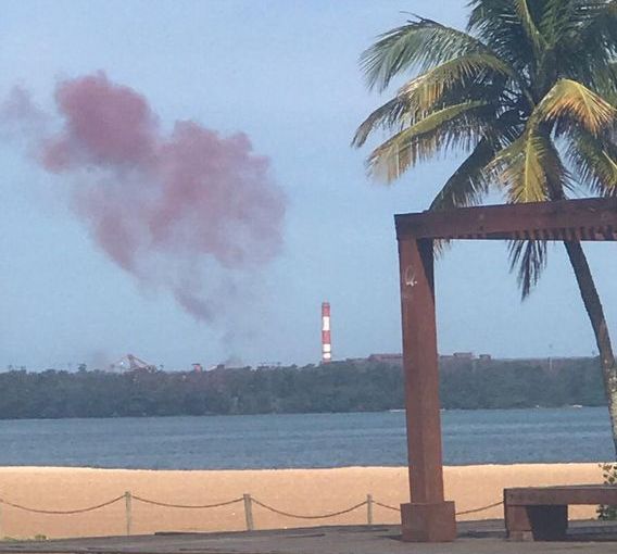 fumaça vermelha da Vale