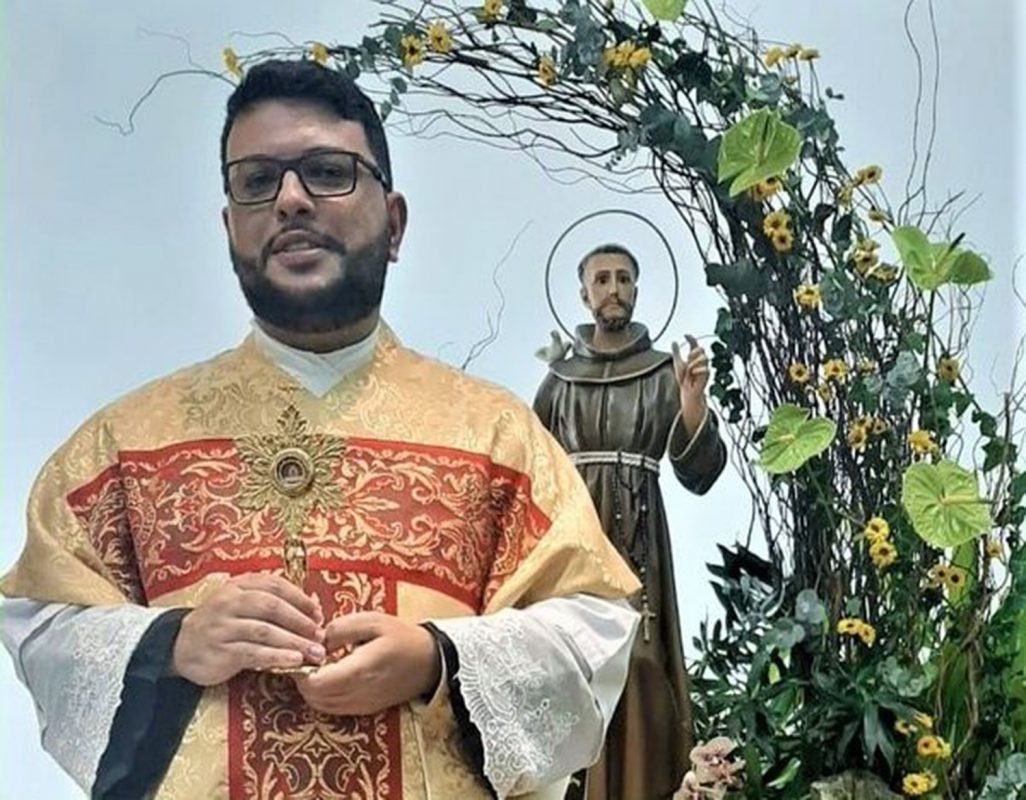 padre-kleber-santos-que-esta-com-covid-416409-article