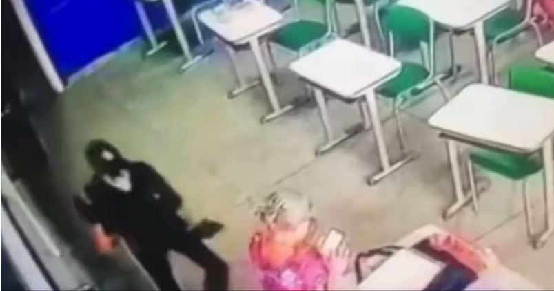 facadas_professora_escola ataque