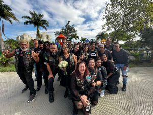 Para comemorar- eles chegaram a organizar uma motociata até Nova Almeida- onde darão continuidade às festividades.