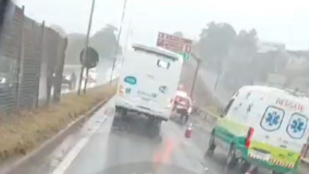 Serra Acidente Moto Duas pessoas BR-101