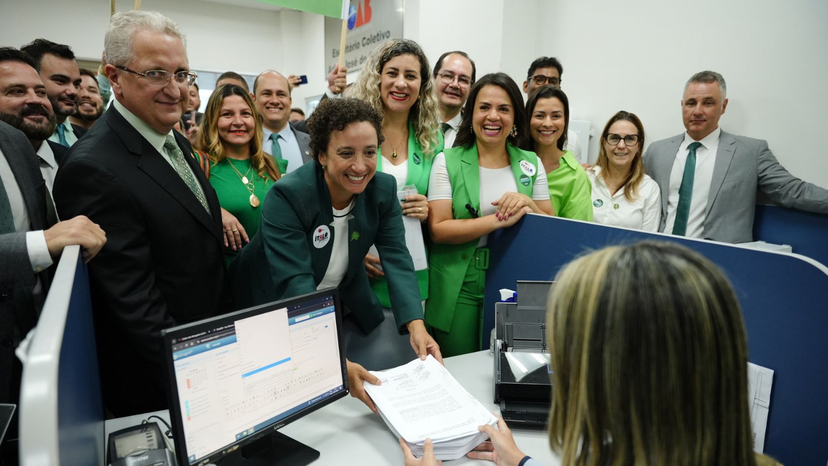 Érika Neves OAB