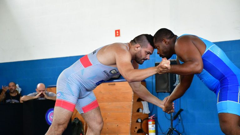 Wrestling Serra