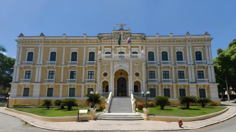 Faculdade de graça Cursos superiores Estado